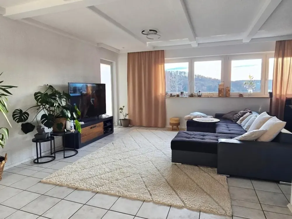 Ruhig wohnen mit Blick ins Grüne, großzügige 2-Zimmer-Wohnung