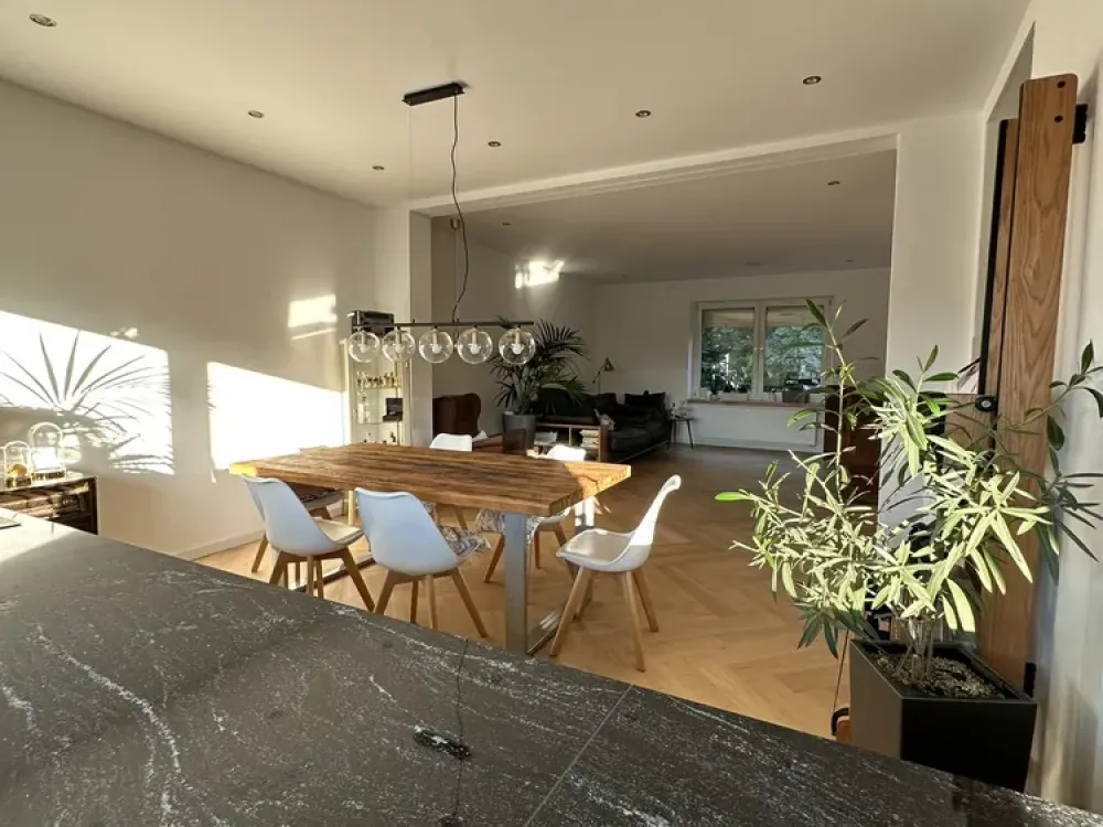 Kernsanierte 160qm Wohnung mit 2 Balkonen am Wöhrder See & Tullnaupark