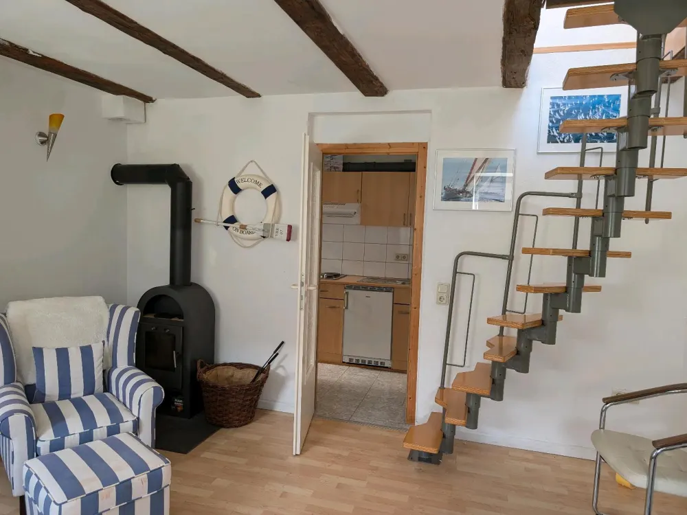 2-Room Apartment in Gehlsdorf Available Immediately