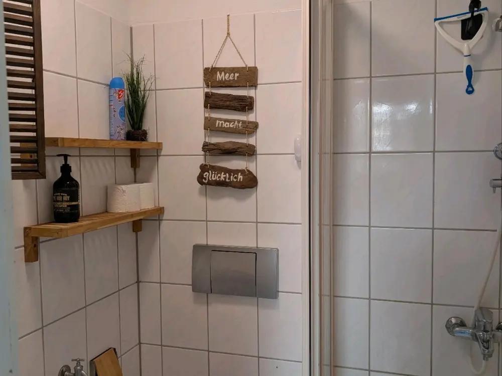2-Room Apartment in Gehlsdorf Available Immediately