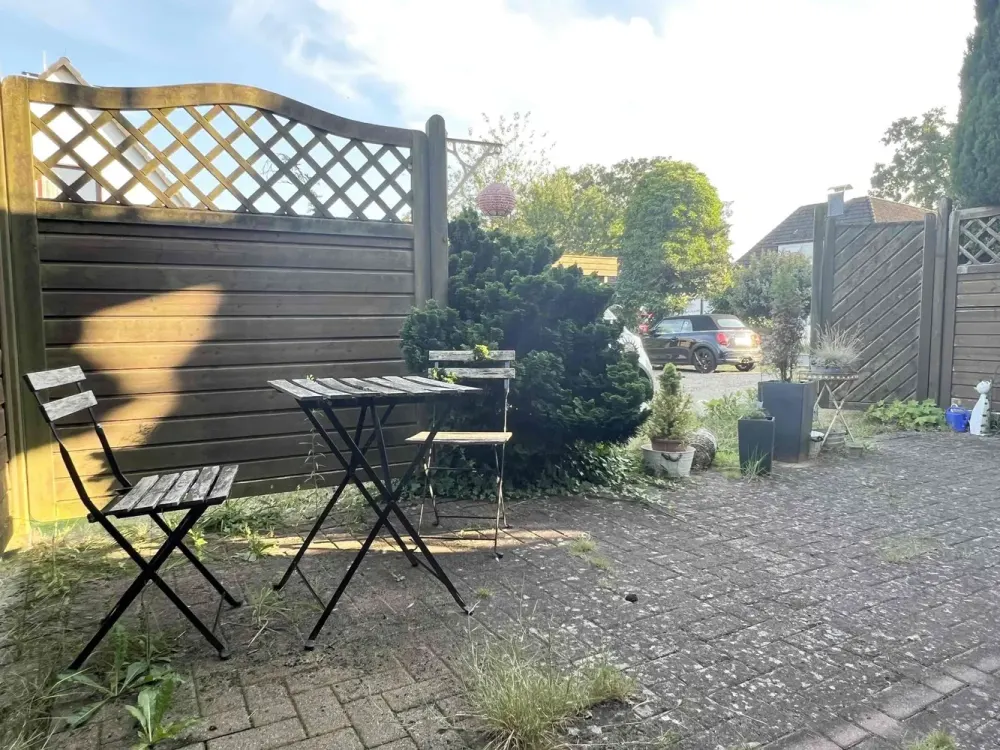 2 Zi.-Erdgeschosswhg. inkl. EBK & Terrasse in ruhiger Lage.