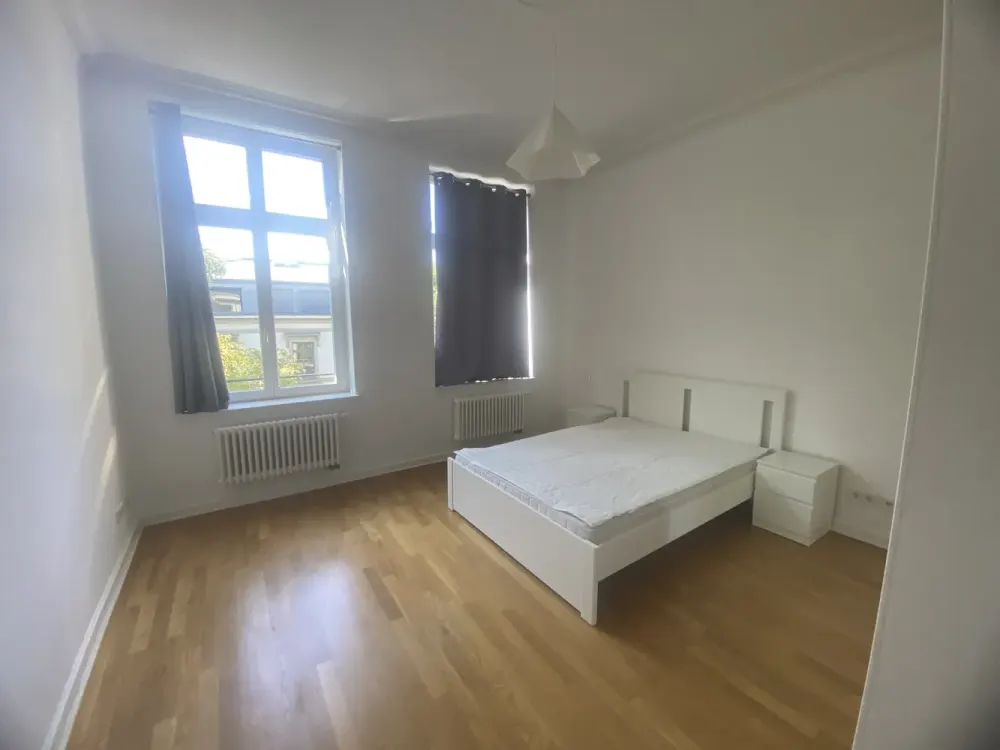Furnished 2-Room Apartment with Modern Built-in Kitchen and Stylish Living Comfort