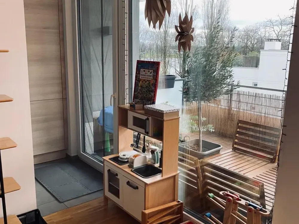 Helle 3-Zimmer-Wohnung mit Balkon und Rheinblick, Parkett & Fußbodenheizung