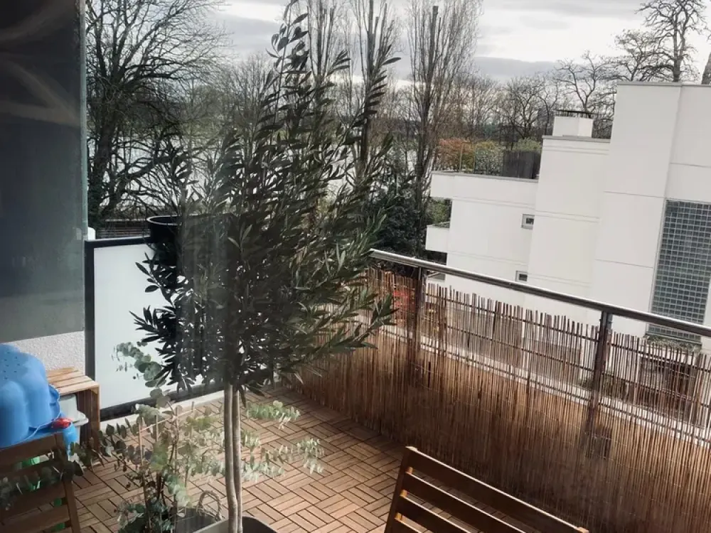 Helle 3-Zimmer-Wohnung mit Balkon und Rheinblick, Parkett & Fußbodenheizung
