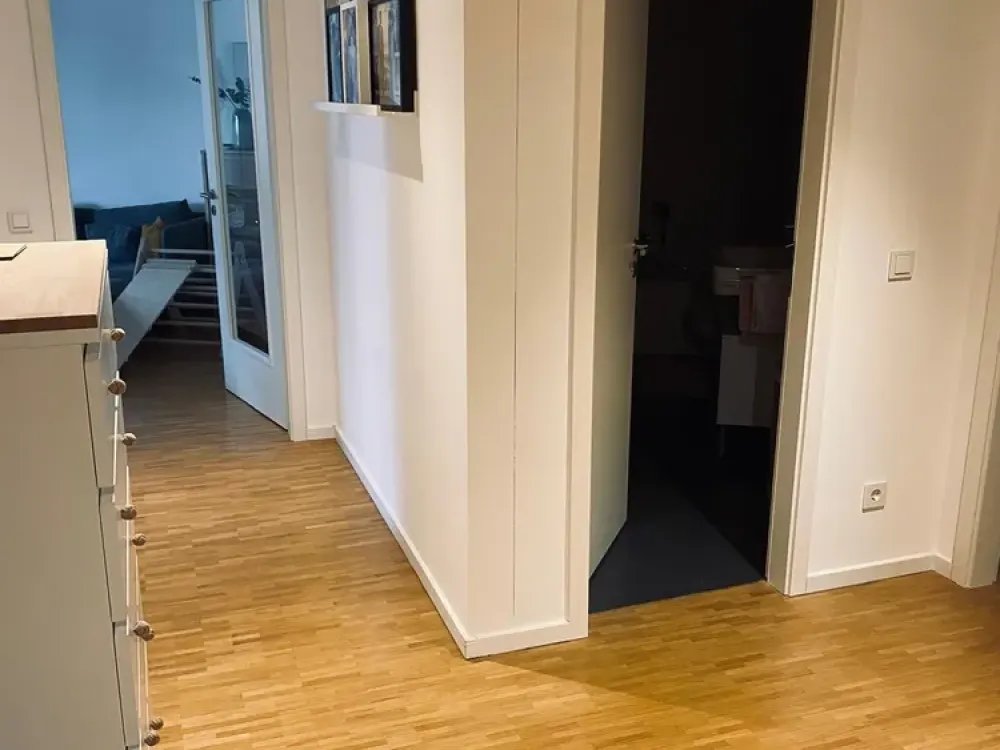 Helle 3-Zimmer-Wohnung mit Balkon und Rheinblick, Parkett & Fußbodenheizung