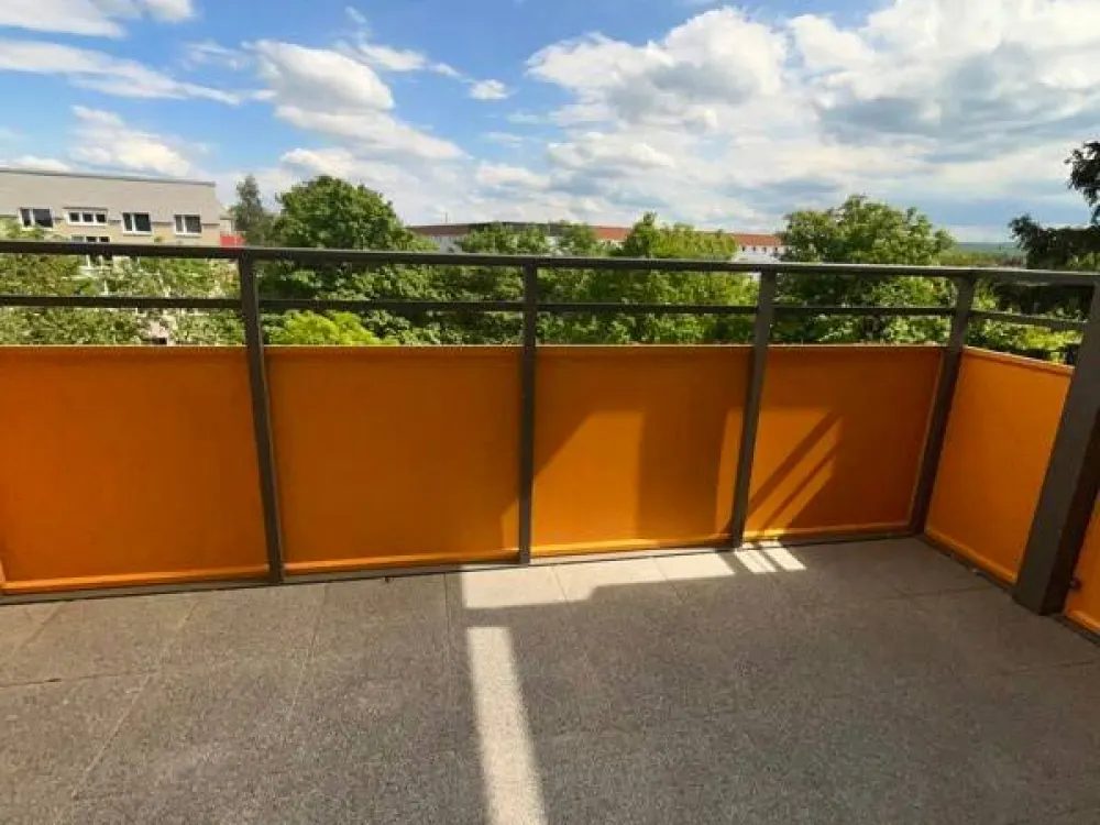 Große, helle 2-Zimmer-Wohnung mit Balkon und Wannenbad!