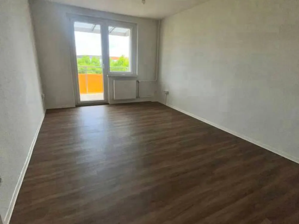Große, helle 2-Zimmer-Wohnung mit Balkon und Wannenbad!