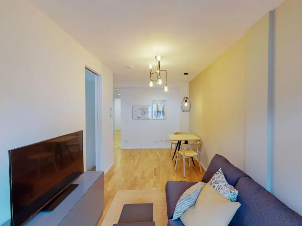 Eichwaldstraße 60385: 1-Room Apartment with Balcony on the 2nd Floor in Frankfurt am Main