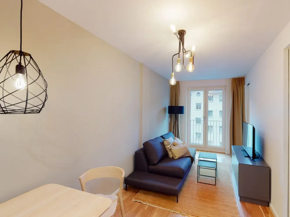 Eichwaldstraße 60385: 1-Room Apartment with Balcony on the 2nd Floor in Frankfurt am Main