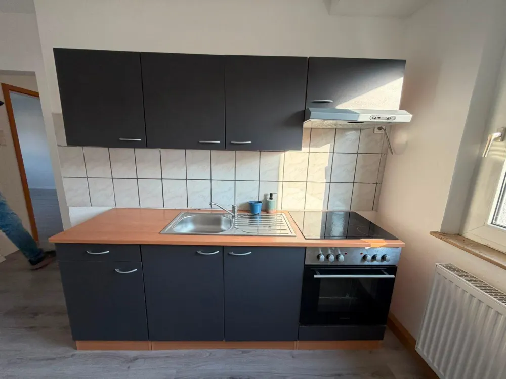 Frisch renovierte 2-Zimmer-Wohnung im 1. Obergeschoss