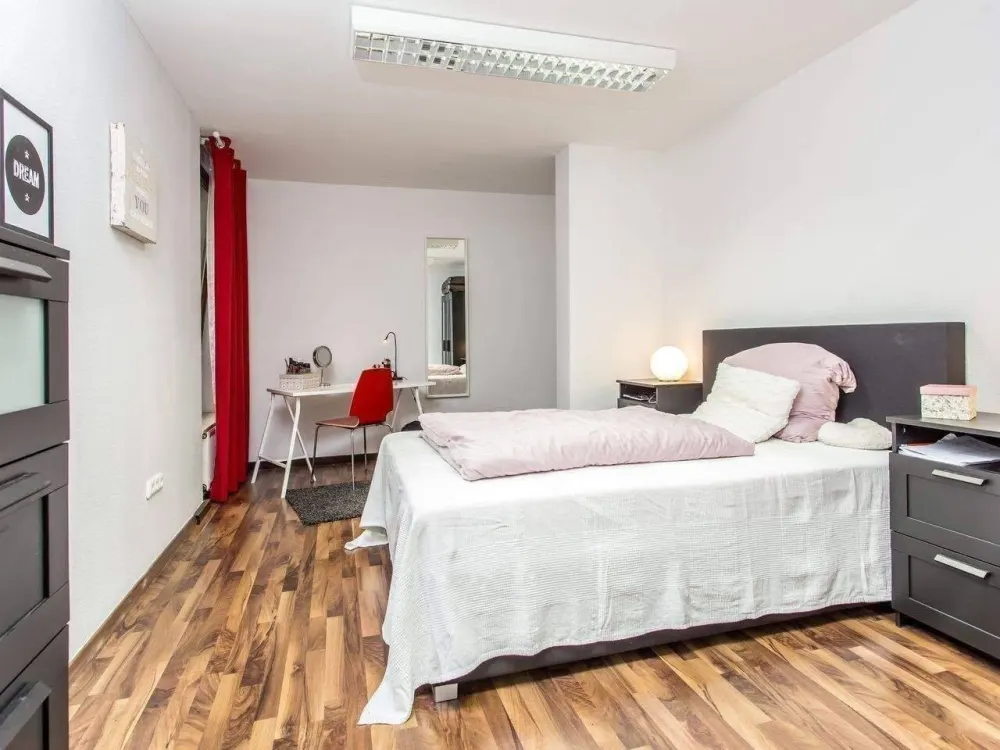 Ab 15.09.2026 - modern eingerichtetes Zimmer in 9er WG - top Lage in Sachsenhausen