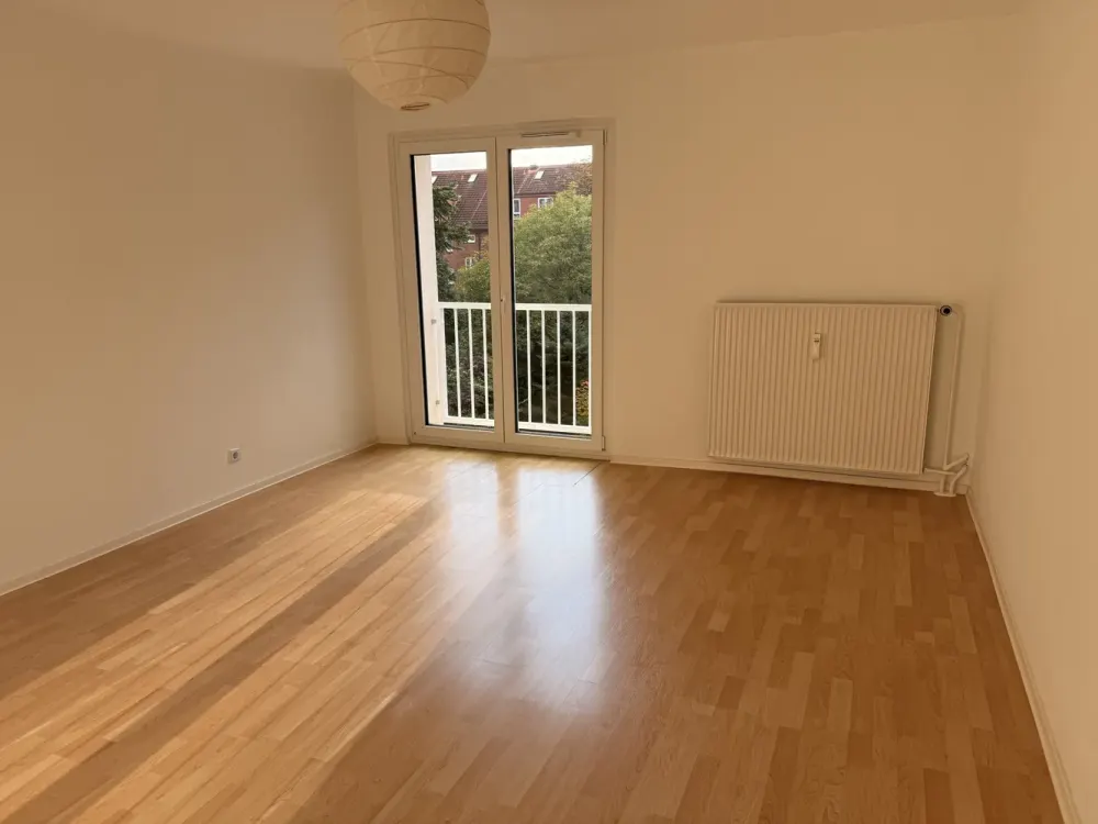 Gepflegte 3-Zimmer-Wohnung: Frisch saniertes Bad & viel Platz (85 m², 3. OG) in Hamburg-Eilbek