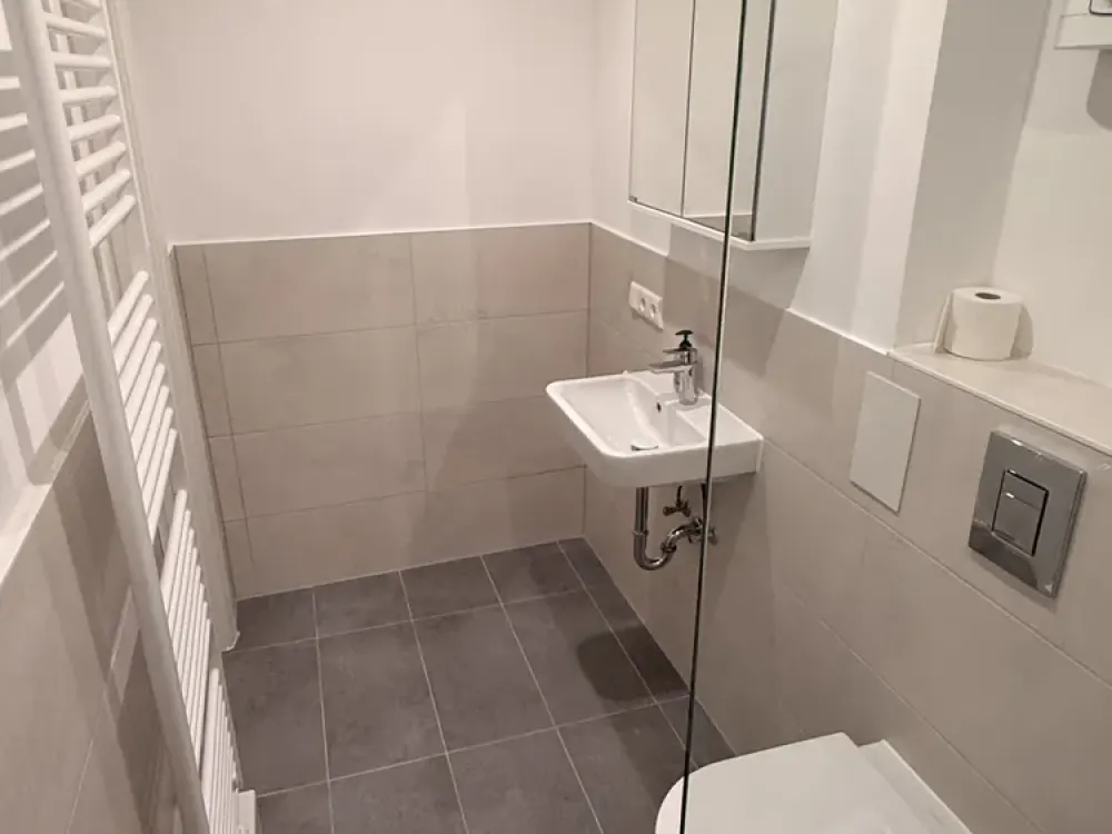 Gepflegte 3-Zimmer-Wohnung: Frisch saniertes Bad & viel Platz (85 m², 3. OG) in Hamburg-Eilbek