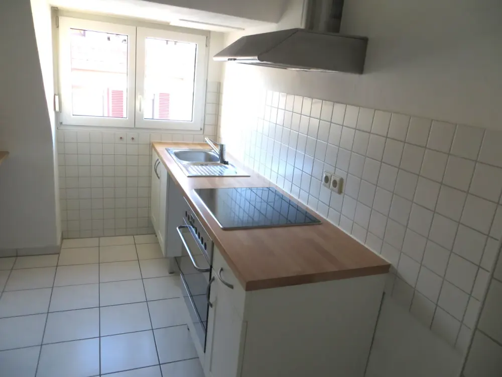 Attraktive 2-Zimmer-Dachgeschosswohnung mit Einbauküche und schöner Fernsicht