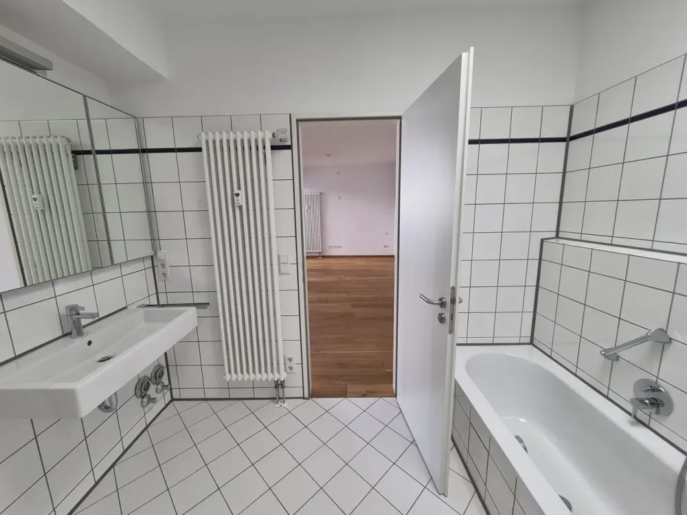 Stilvoll modernisiert: Loft mit 2 Zimmern im Zentrum von Erlangen