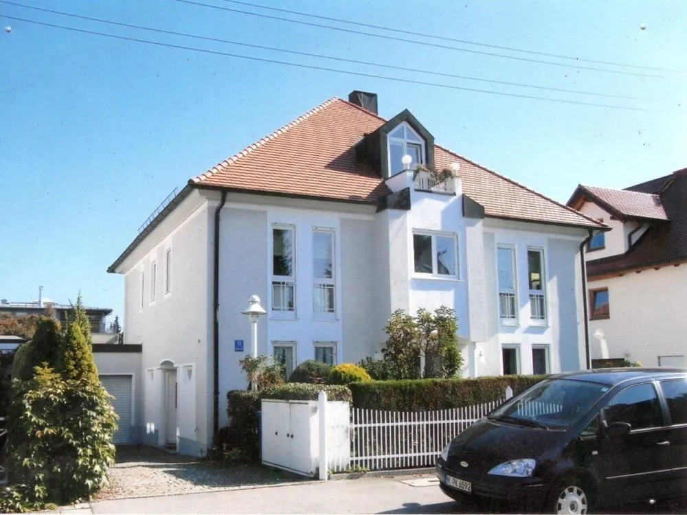 Geschmackvolle 3-Zimmer-Erdgeschosswohnung mit lux. Innenausstattung mit EBK in München Harlaching