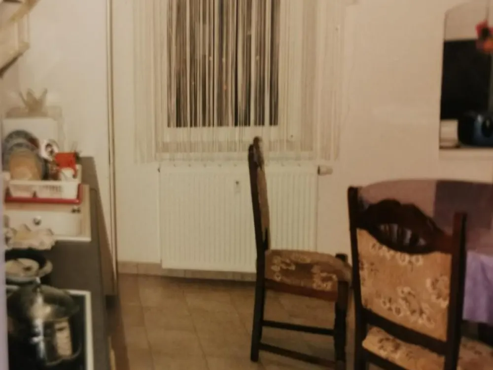 Erfurt, Robert-Koch-Straße 9, 3rd floor left