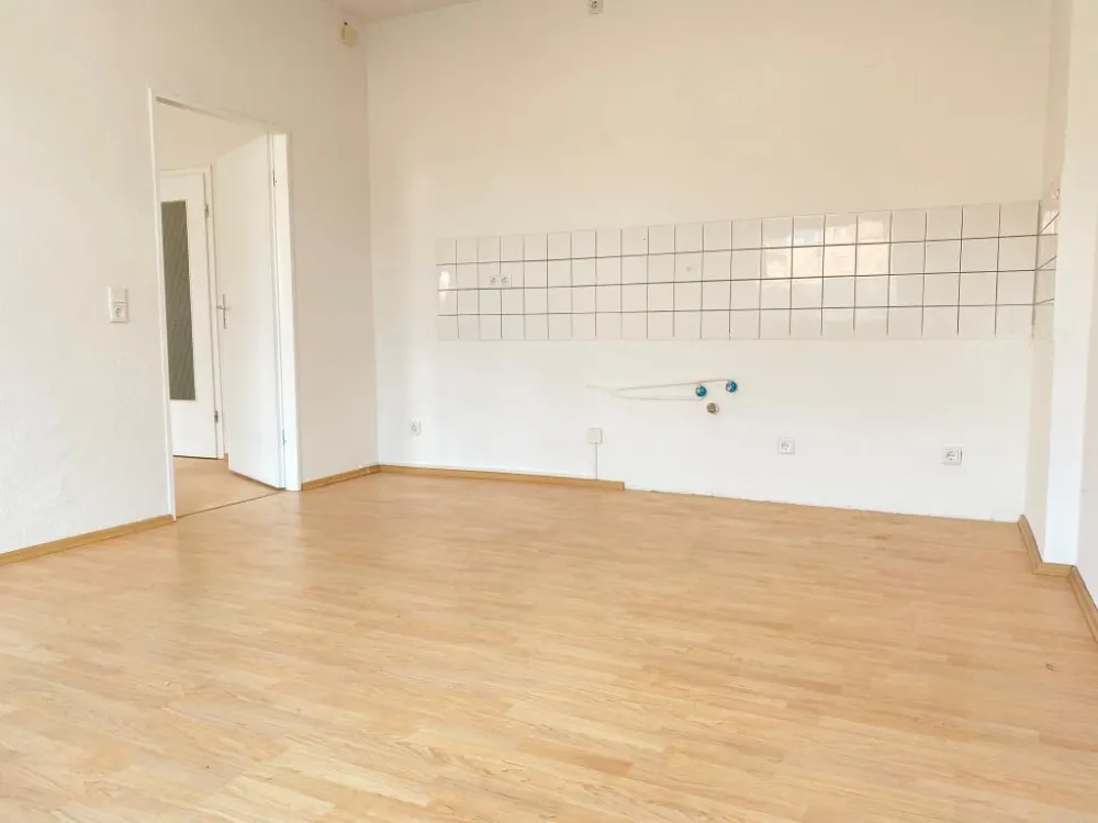 *** Großzügig geschnittenes 2-Zimmer-Altbauapartment - hell und freundlich ***