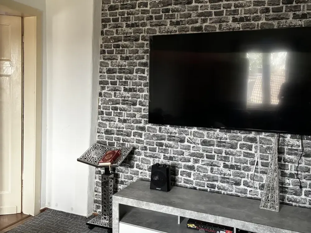 Zentrale 3 Zimmer DG-Wohnung in Altbau