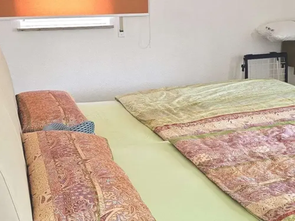 Schöne 4-Zi-Wohnung im 1.OG rechts, 1x TG 15, Anfragen bitte per email