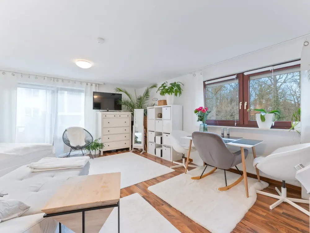 Helle 1-Zimmer-Wohnung mit Balkon & Stellplatz in ruhiger Waldrandlage, Stuttgart-Heumaden