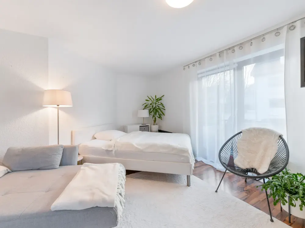 Helle 1-Zimmer-Wohnung mit Balkon & Stellplatz in ruhiger Waldrandlage, Stuttgart-Heumaden