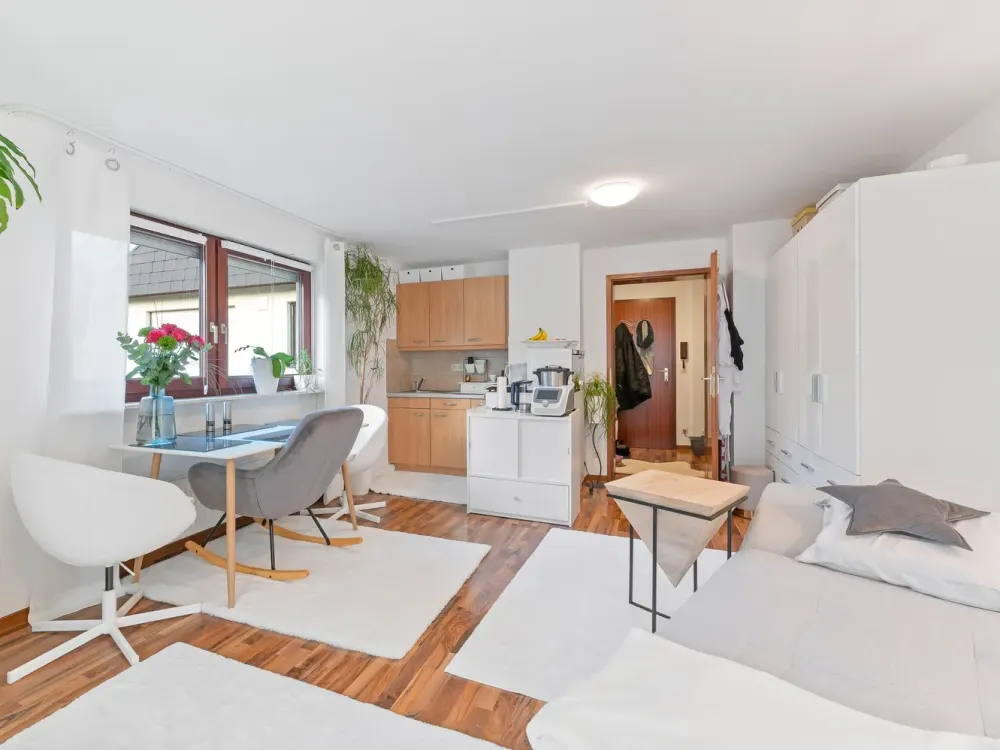 Helle 1-Zimmer-Wohnung mit Balkon & Stellplatz in ruhiger Waldrandlage, Stuttgart-Heumaden