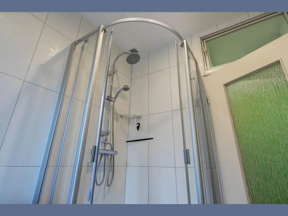 مفروش: سكن مؤقت بالقرب من Goetheplatz، مثالي للزوجين