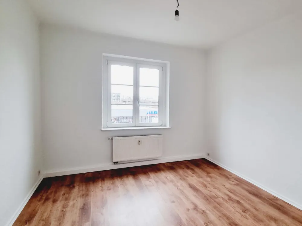 Wir renovieren - traumhafte 3-Zimmer-Wohnung mit Balkon im 2. OG!