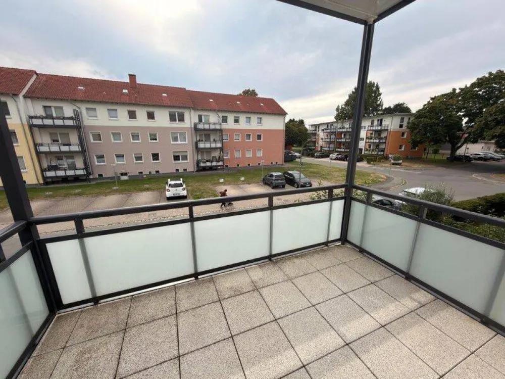 Einbauküche und Balkon: Neubau, nagelneu und komplett barrierefrei!