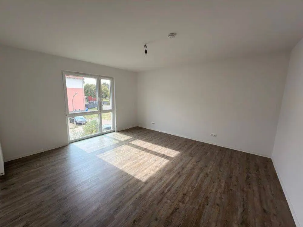 Einbauküche und Balkon: Neubau, nagelneu und komplett barrierefrei!