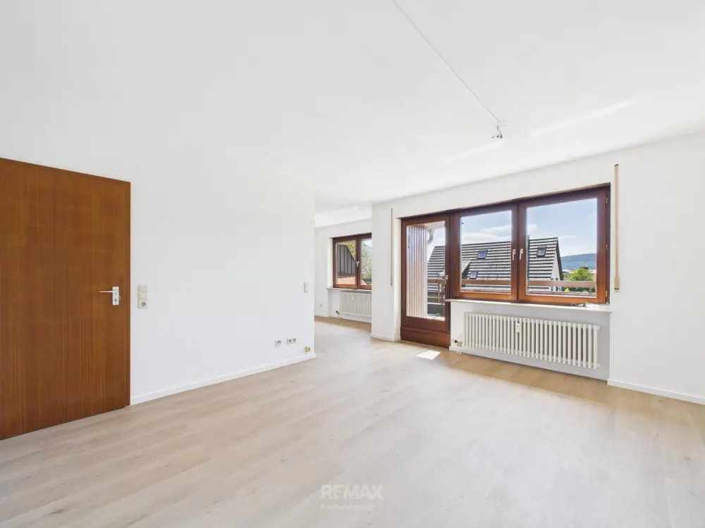 2,5 Zimmer Wohnung inkl. Dachterrasse und TG-Stellplatz