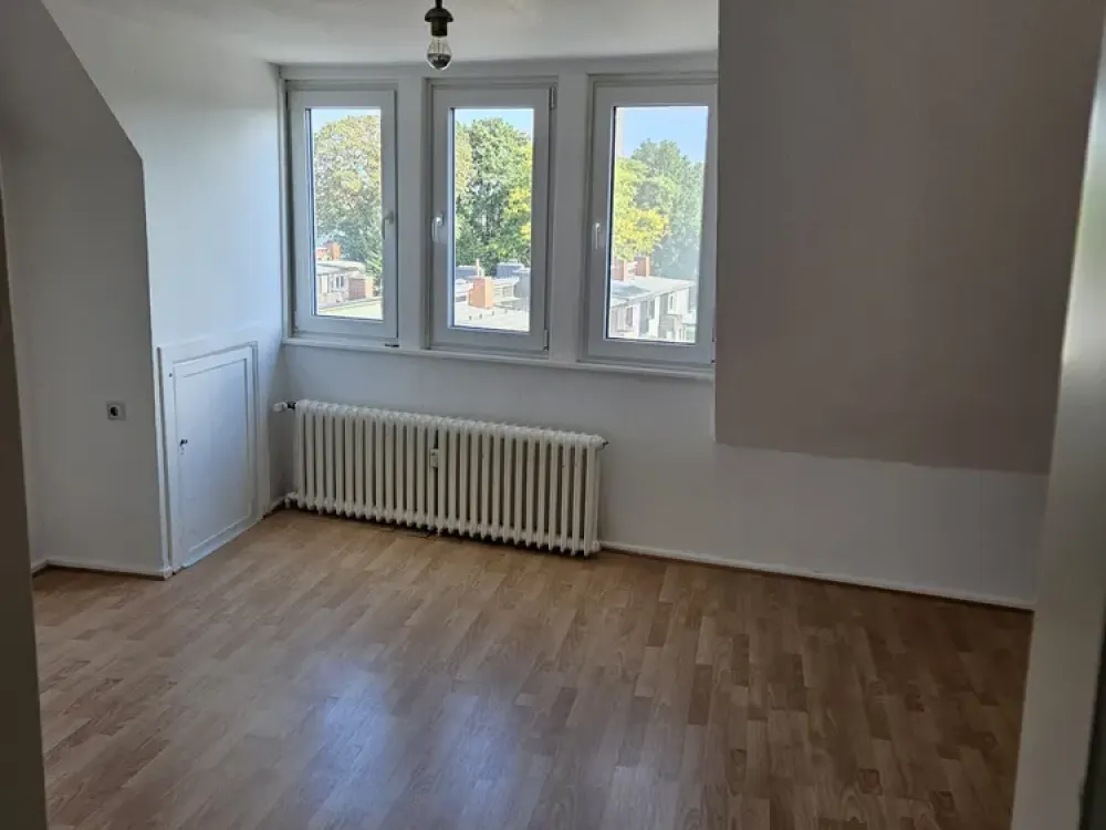 Schöne 2-Zimmerwohnung über zwei Etagen im DG!