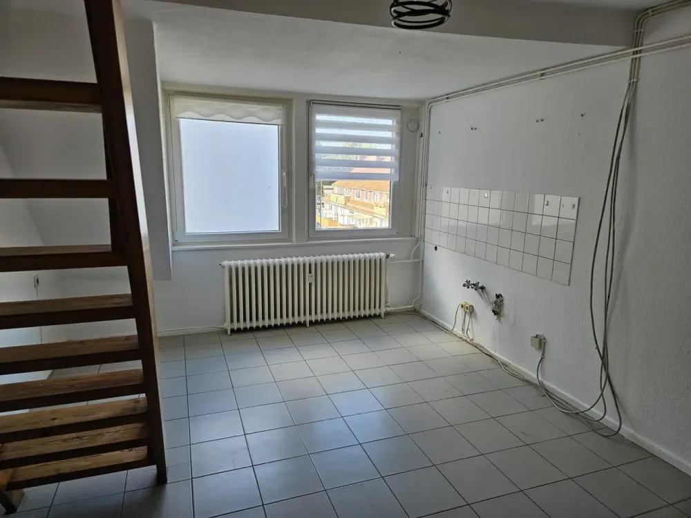 Schöne 2-Zimmerwohnung über zwei Etagen im DG!