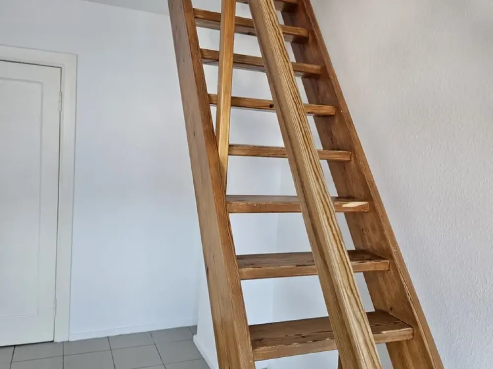 Schöne 2-Zimmerwohnung über zwei Etagen im DG!