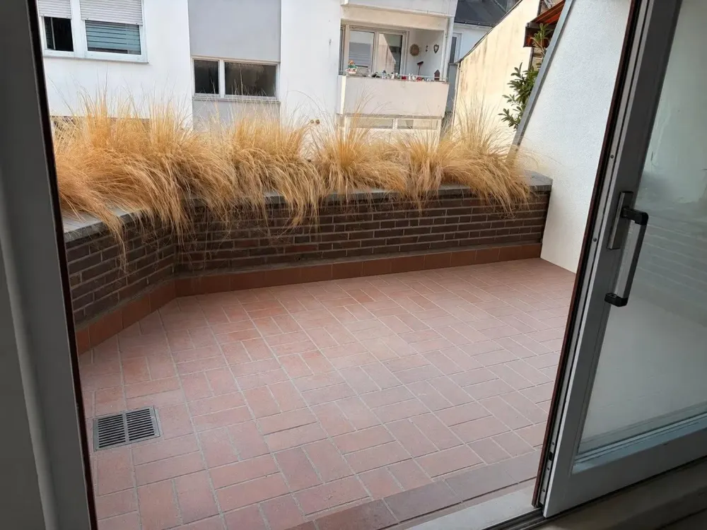 neu gernsanierte 2 zimmer Wohnung