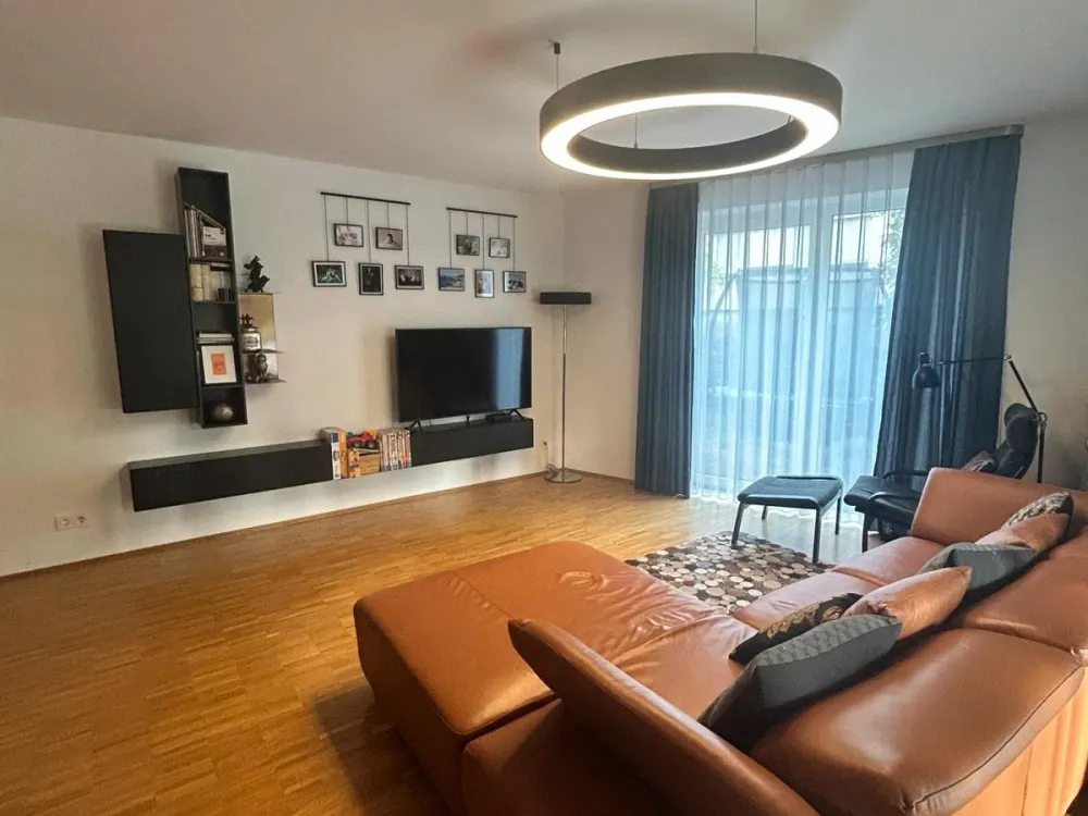 Moderne 3-Zimmer-Wohnung mit Terasse/Garten in Ostfildern SchPa
