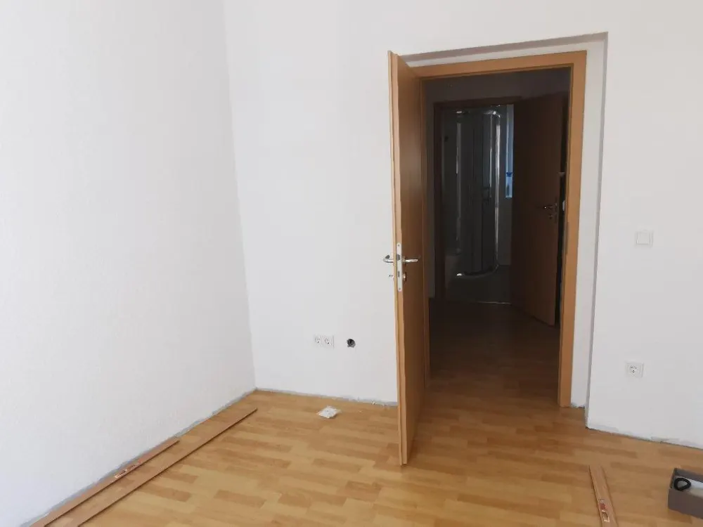 3ZKB, Frisch renovierte Wohnung im EG, 58 m² in SB-Burbach