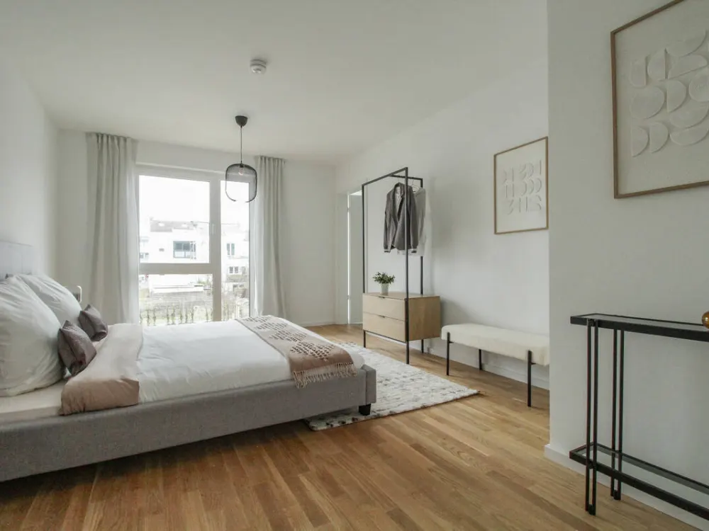 Exklusive und helle 3-Zi. Wohnung, Sonnenbalkon, Eichenparkett, Gäste WC, Einbauküche- barrierefrei