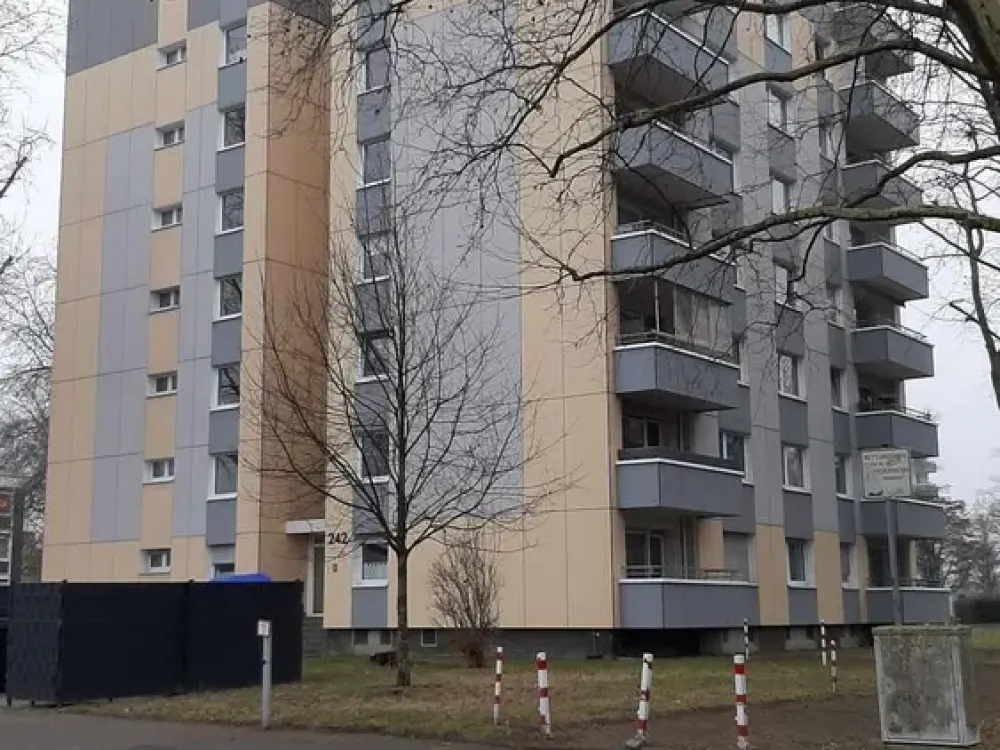 Vulkanstraße 242 - helle 2 ZKB Wohnung im 4.OG *ab sofort* zu vermieten