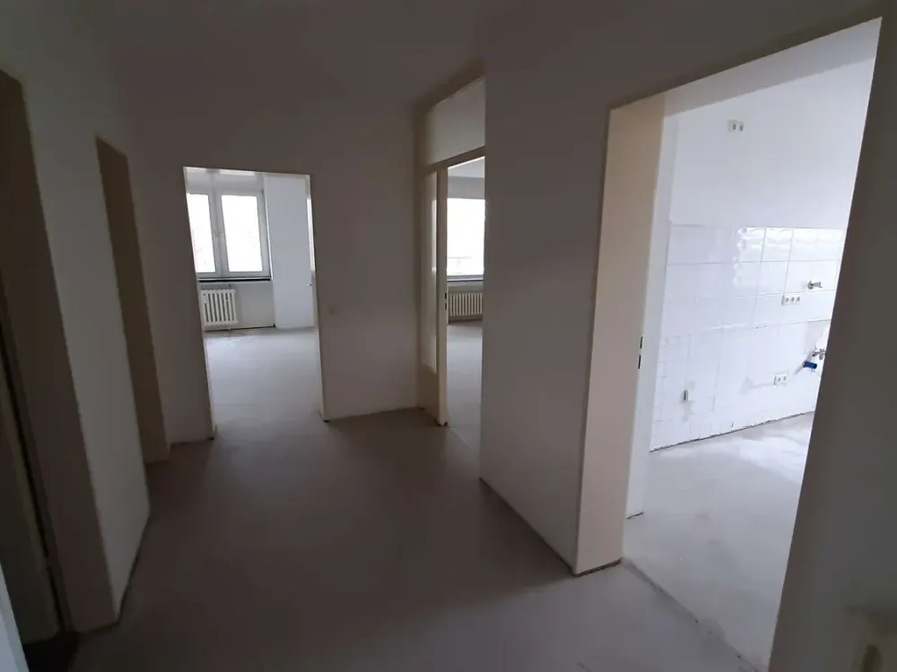 Vulkanstraße 242 - helle 2 ZKB Wohnung im 4.OG *ab sofort* zu vermieten