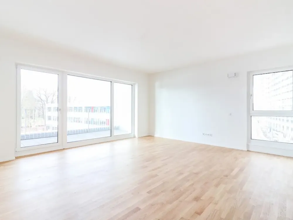Helle Eleganz mit zwei Balkonen und neuer Einbauküche, großzügiges Wohnen mit Stil und Komfort