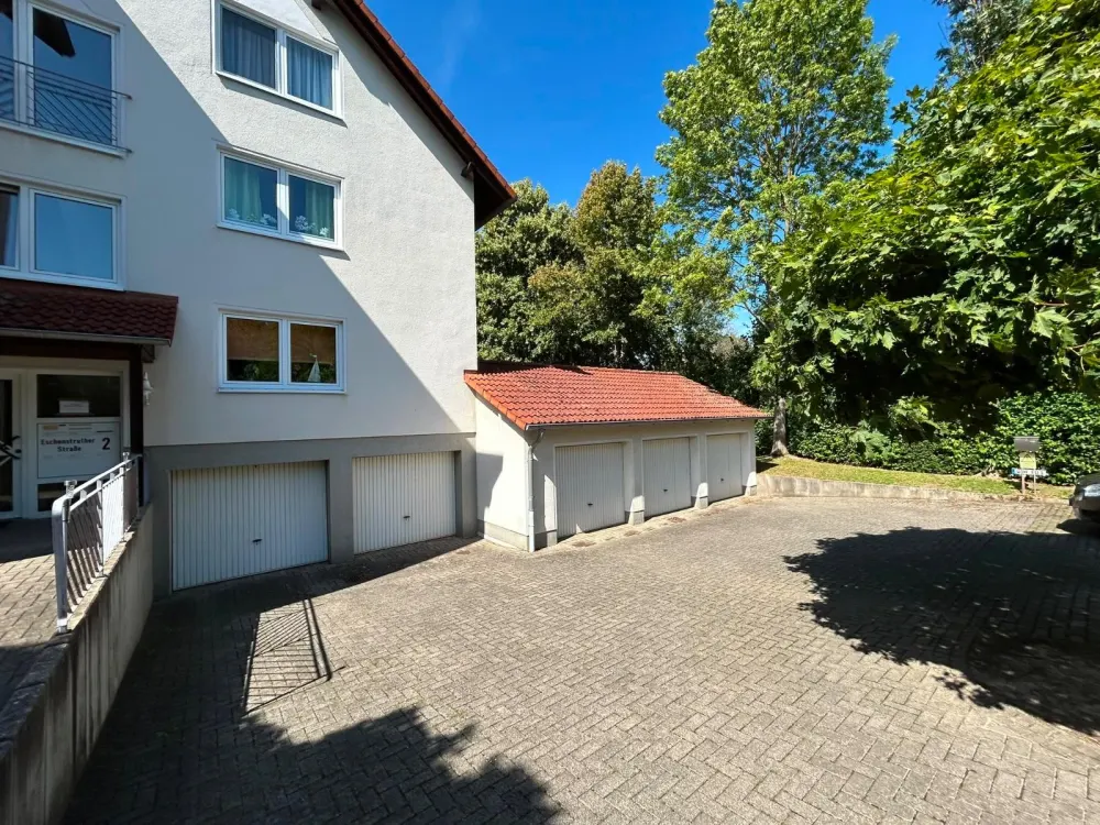 Bright and Well-Maintained 2-Room Attic Apartment in Kaufungen-Nie