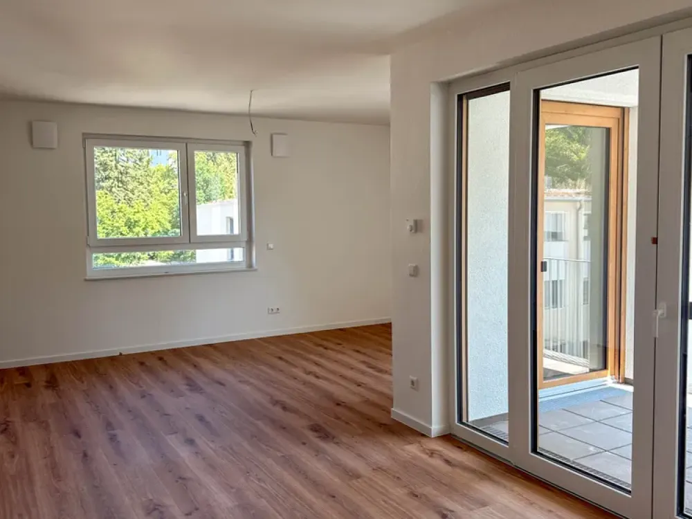 Erstbezug am Waldrand: Moderne 2-Zimmer-Neubauwohnung mit Loggia