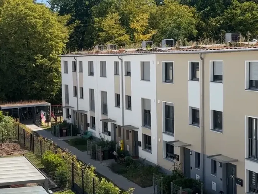Erstbezug am Waldrand: Moderne 2-Zimmer-Neubauwohnung mit Loggia