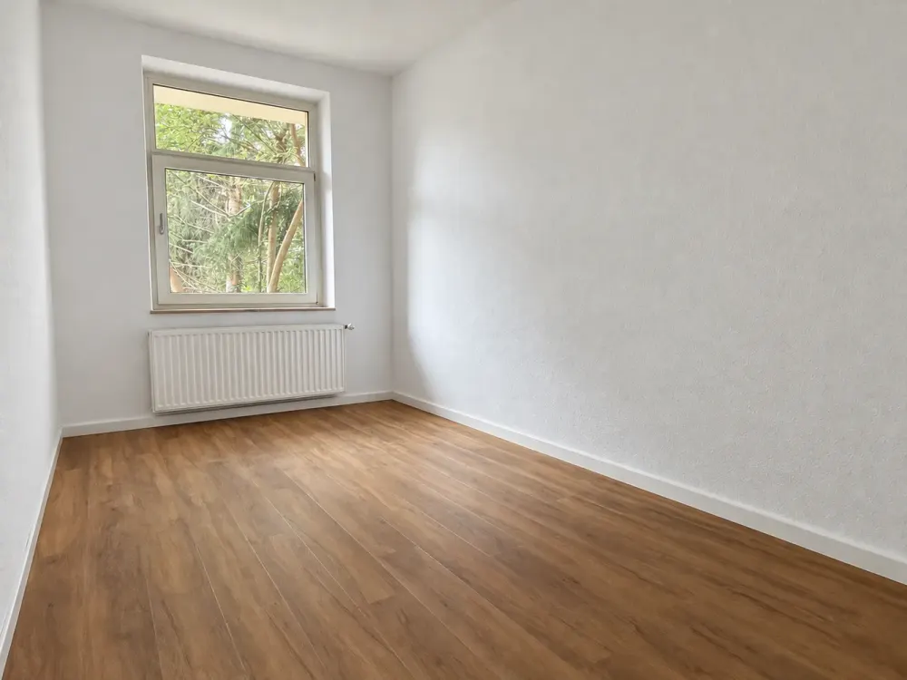 Südstadt: Renovierte 3-Zimmer-Wohnung mit Einbauküche, Balkon und Gartennutzung: WG-geeignet