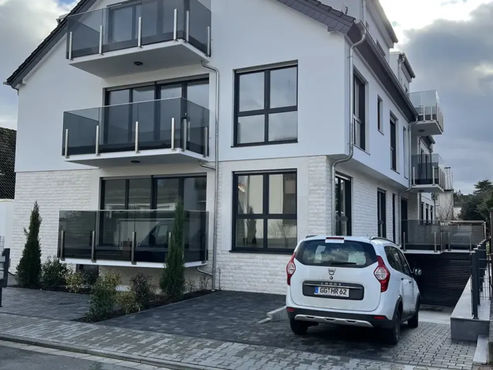 Helle Dachgeschosswohnung mit großem Balkon