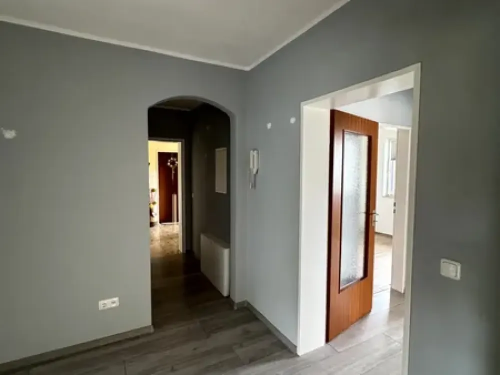 Großzügige 3,5-Zi. Wohnung mit Balkon, Außenstellplatz und EBK *WBS erforderlich*
