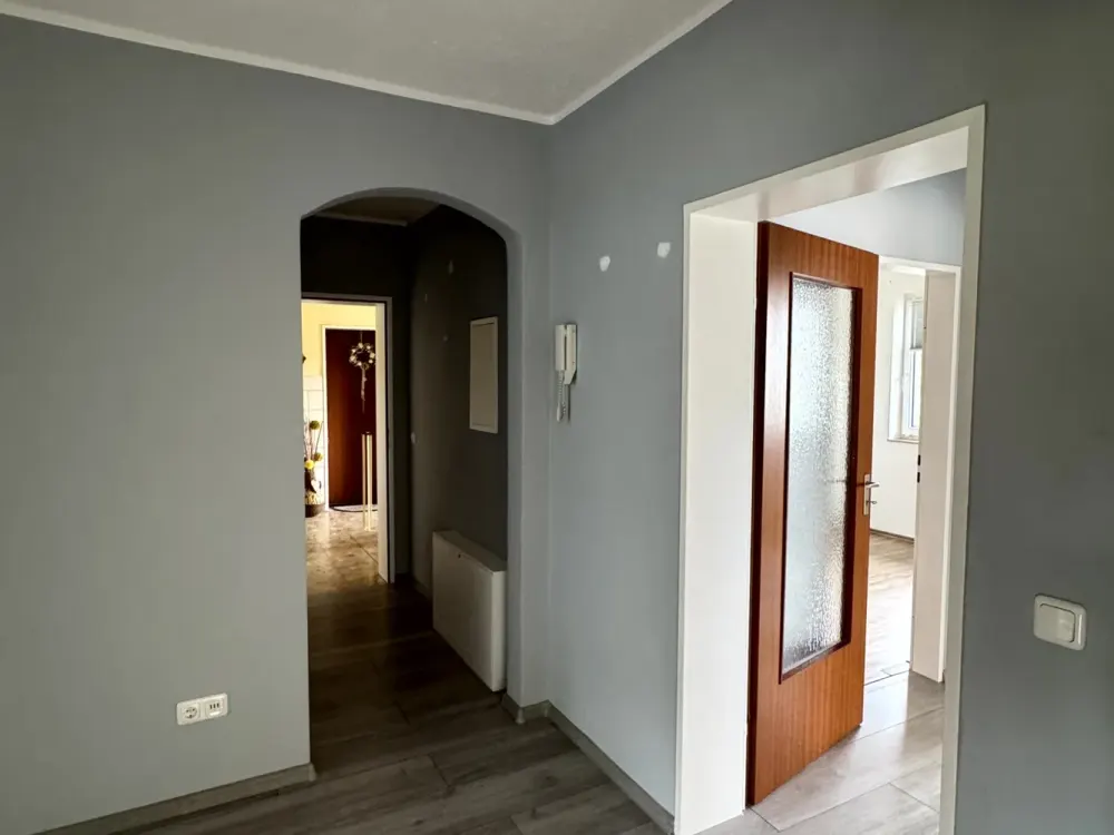 Großzügige 3,5-Zi. Wohnung mit Balkon, Außenstellplatz und EBK *WBS erforderlich*