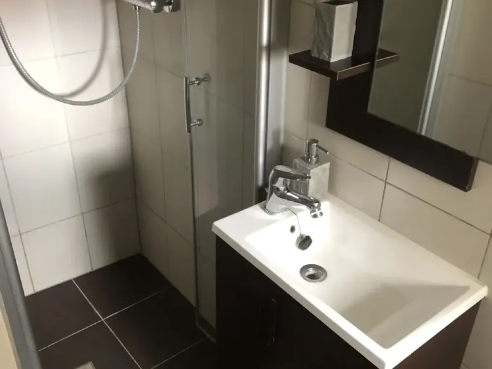 Stilvolle, modernisierte 3,5-Zimmer-Maisonette-Wohnung mit EBK in Stuttgart